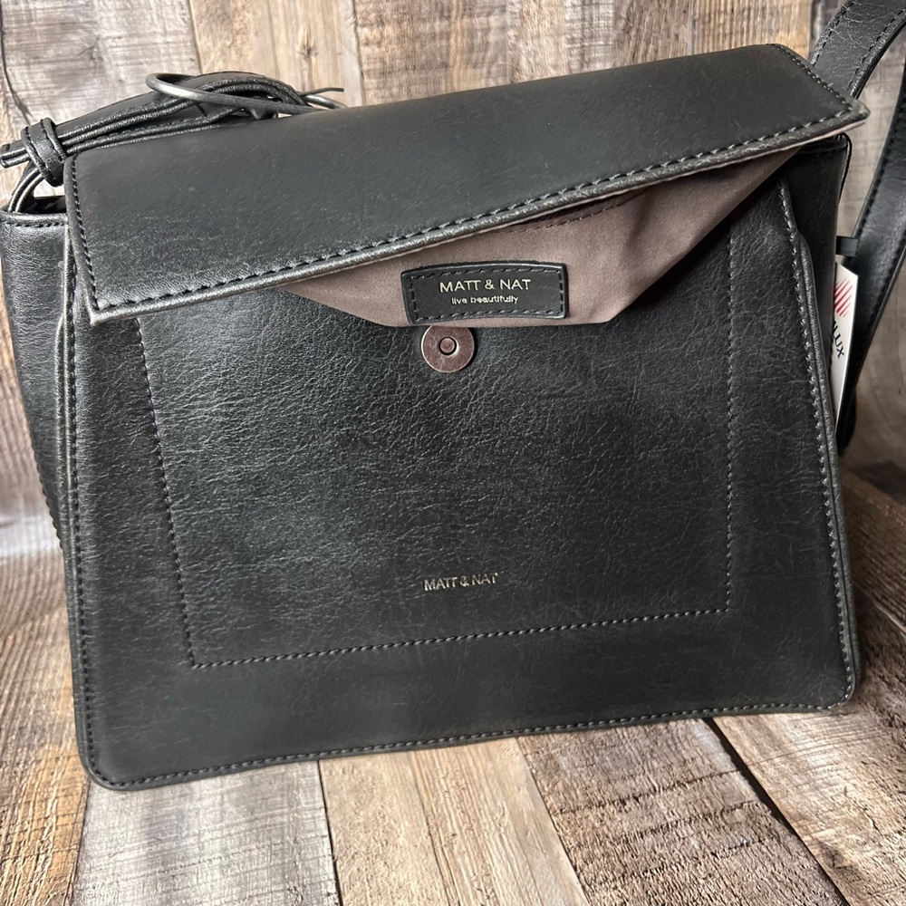 Matt & Nat Black LEIA VEGAN SHOULDER BAG - VINTAGE - Picture 15 of 16
